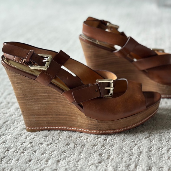 Coach Mary Jo Brown women's brown leather buckle wedge size 8 - Picture 1 of 5